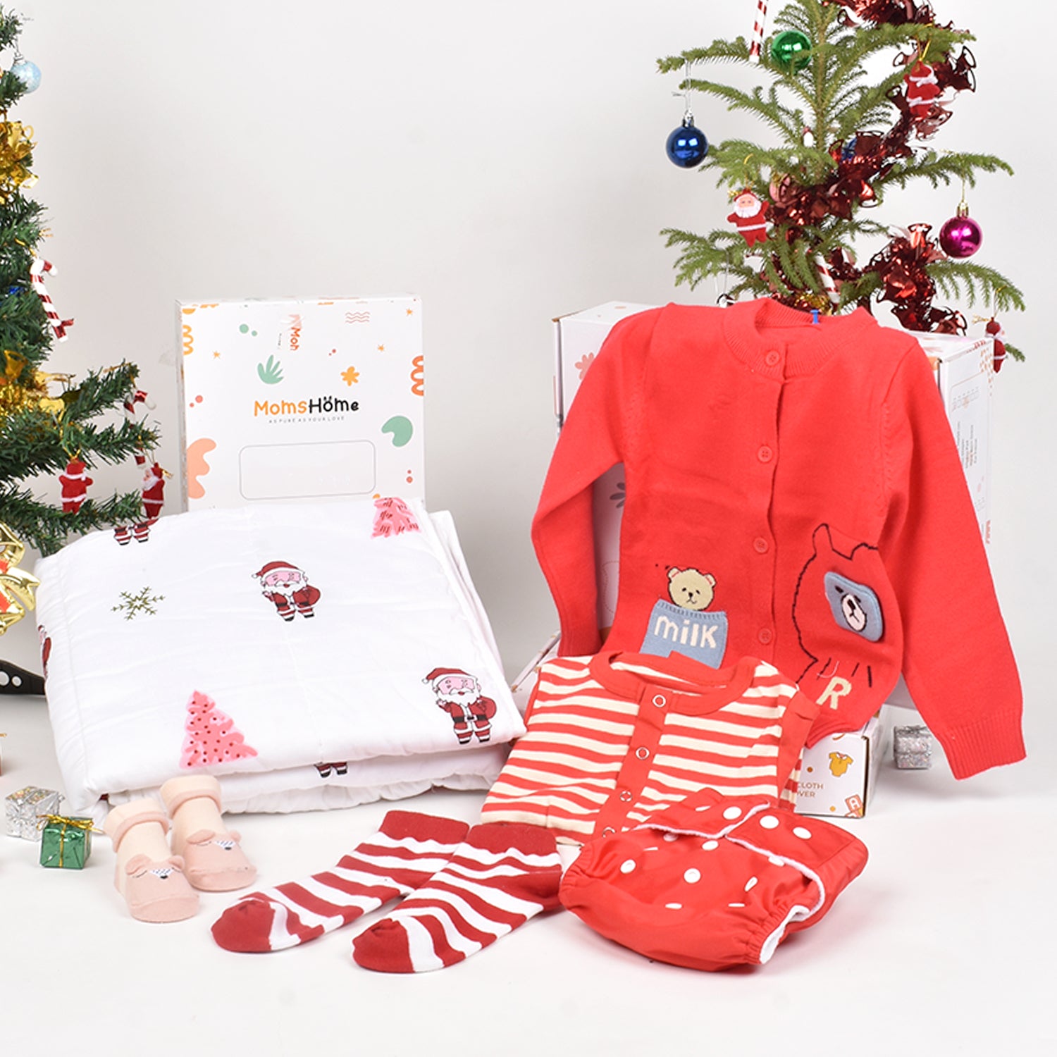 Christmas Unisex Gift Hamper for your Baby | 6 Items