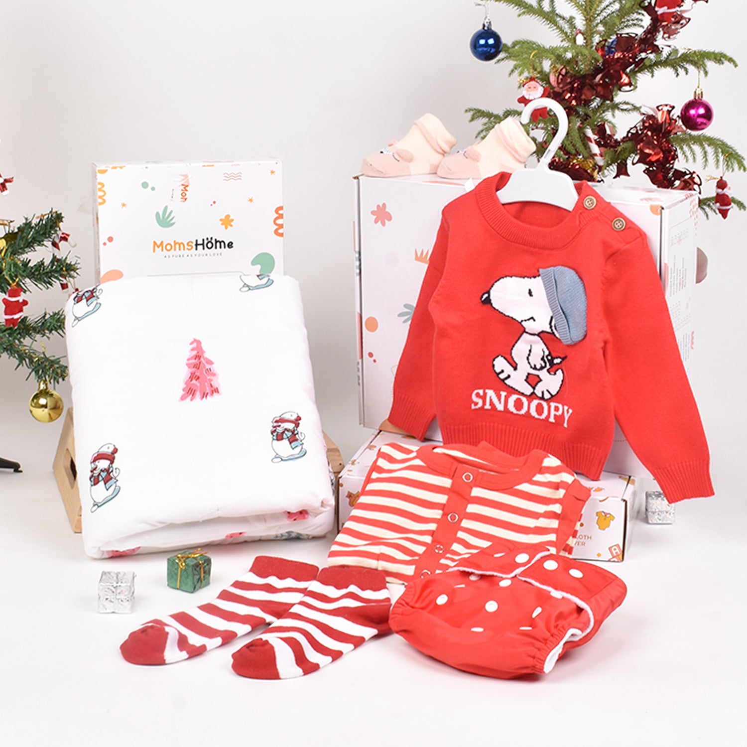 Christmas Unisex Gift Hamper for your Baby | 6 Items