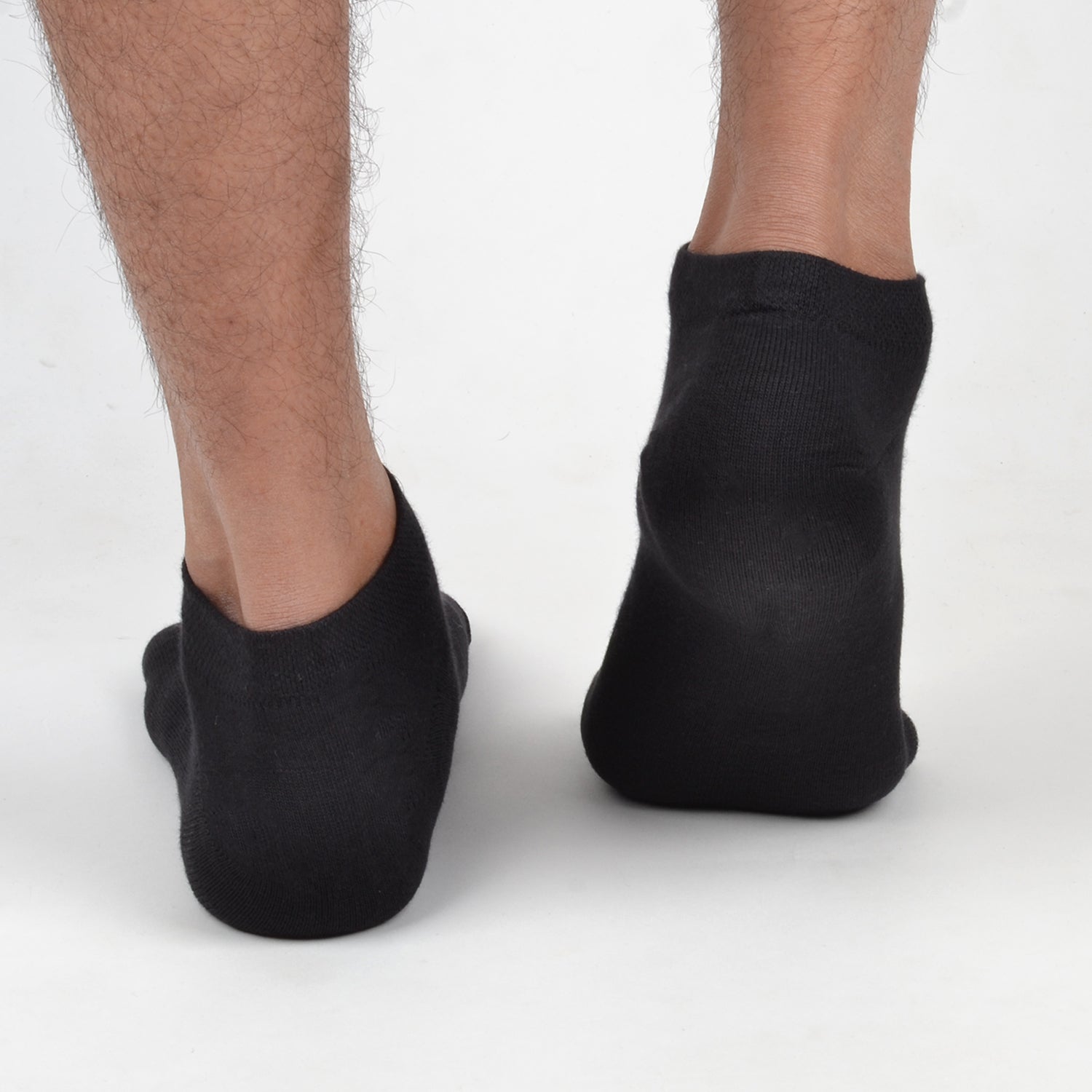 FOOTPRINTS Unisex Solid Cotton Ankle-Length Socks -Pack Of 1 Black