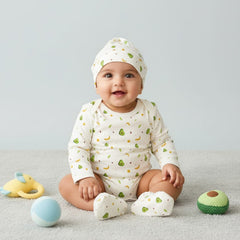 Organic Cotton Newborn Baby Clothing Set | Baby Shower Gift Hamper | Kimono Onesie & Cap, Mittens, Botties Set | 0-6 Months | Pack of 4