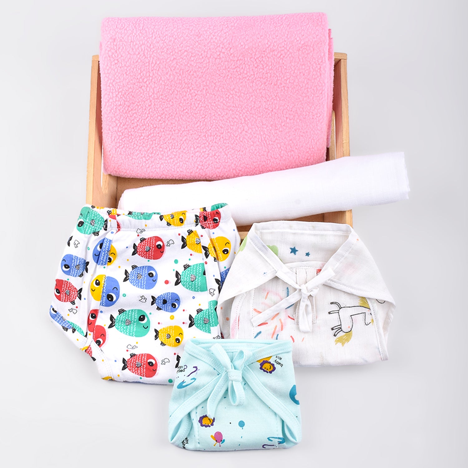 Baby Unisex  cotton 1Langot, 1 Padded Underwear, 1 Drysheet, 1 Muslin Nappy, 1 Cushioned Nappy combo