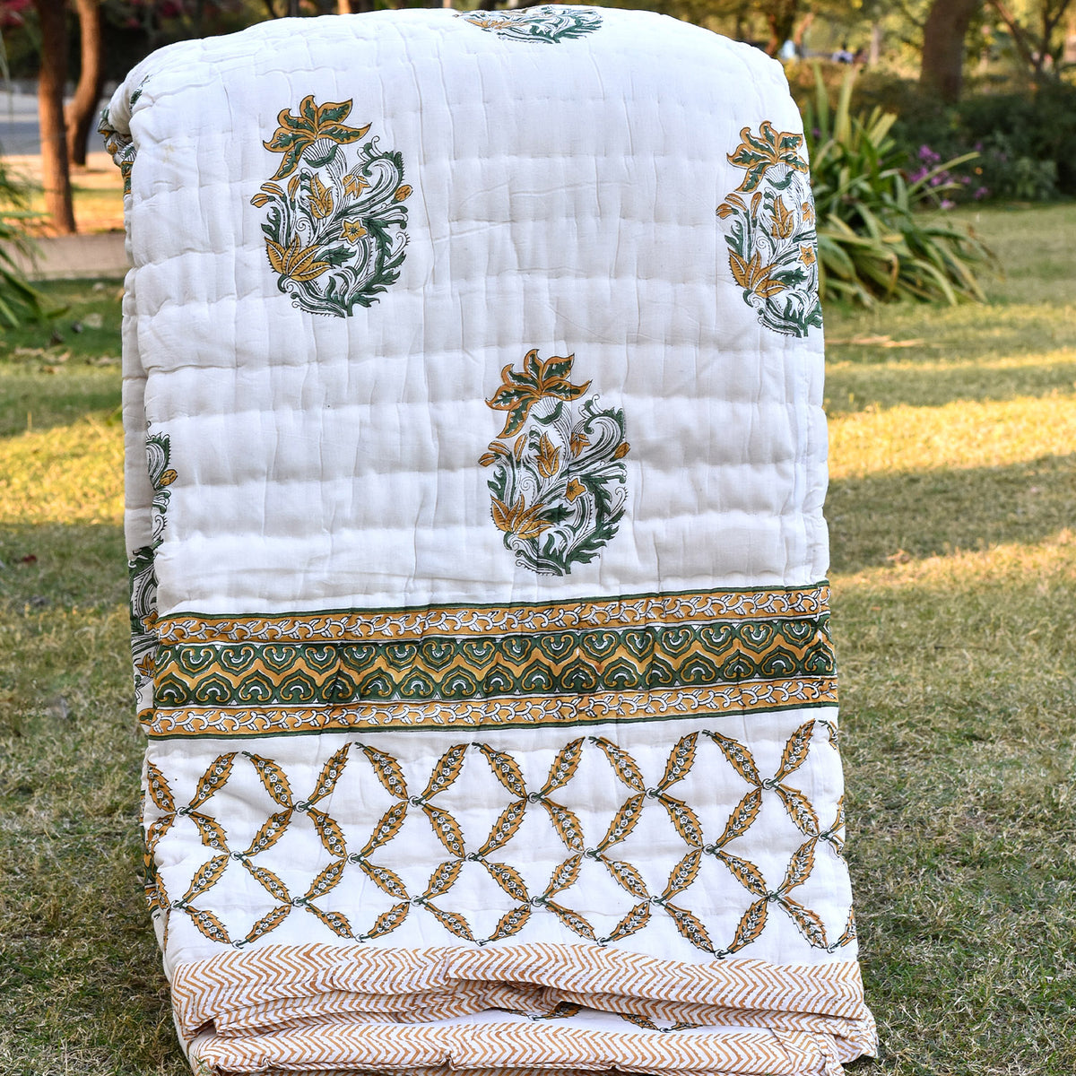 Double Bed- Comforter/Quilt - Brown Leaf- 90"*108''