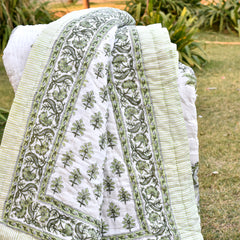 Double Bed- Comforter/Quilt - Green Leaf- 90"*108''
